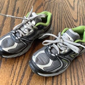 New Balance Boys 508 Athletic Shoes Size 11 Silver Gray